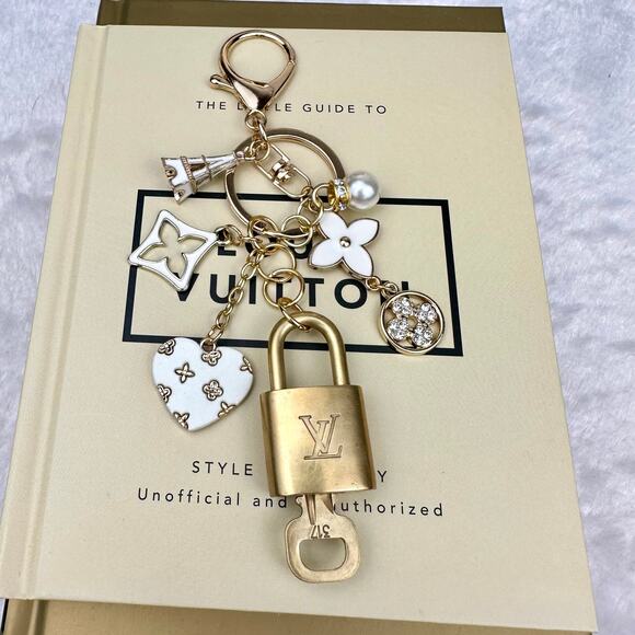 Louis Vuitton Vintage Lock and Key #317 on Paris Heart Keychain Bag Charm CUSTOM - Picture 1 of 6